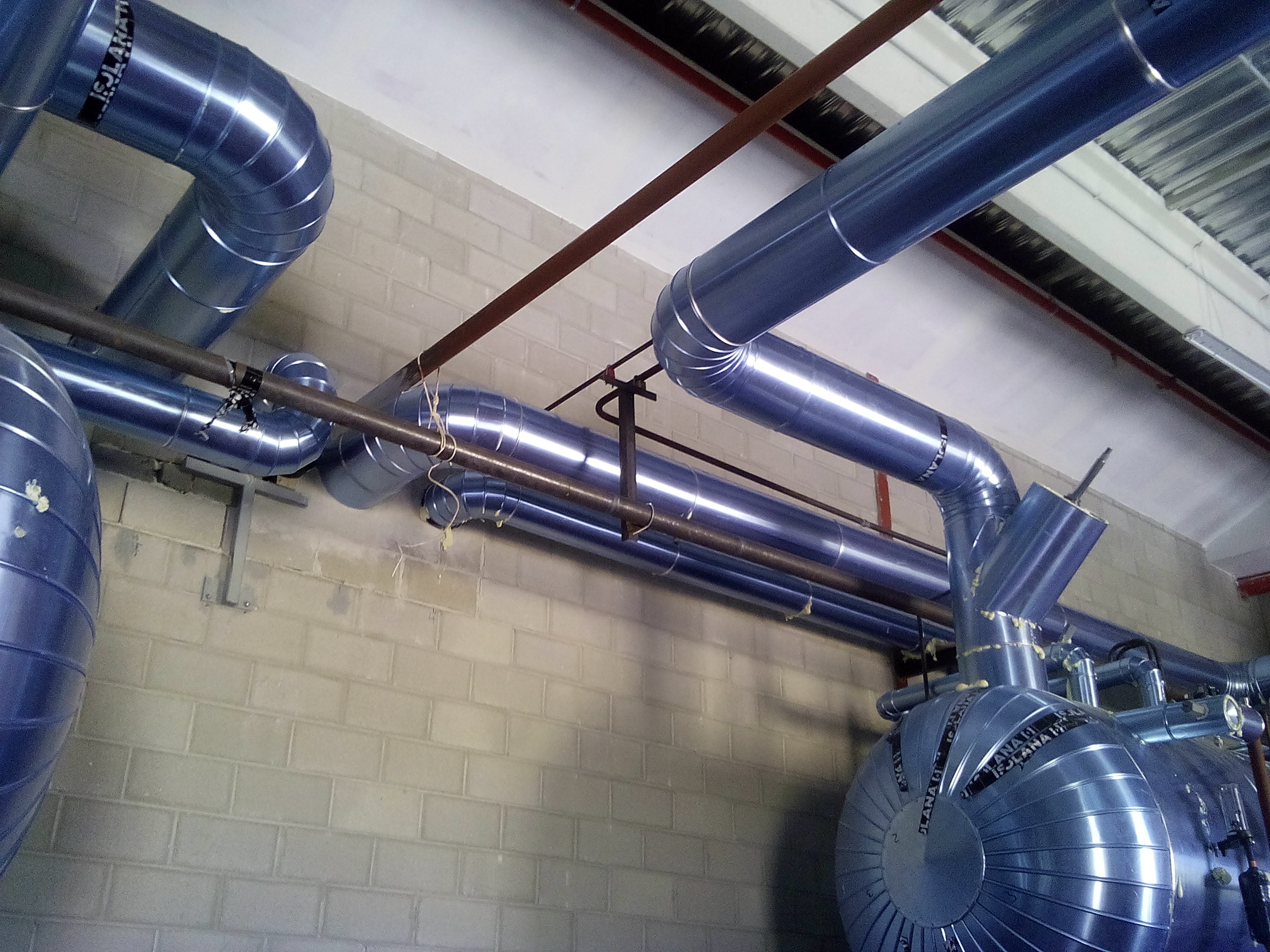 Instalación de tuberías para sistemas de refrigeración